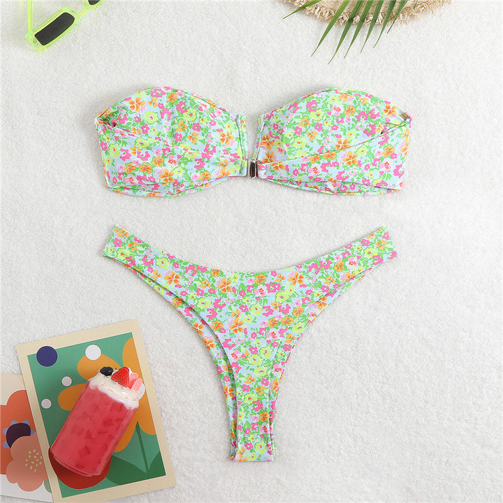 Dame Bandeau-bikini sæt med blomsteraccenter og dekorative detaljer Stilla