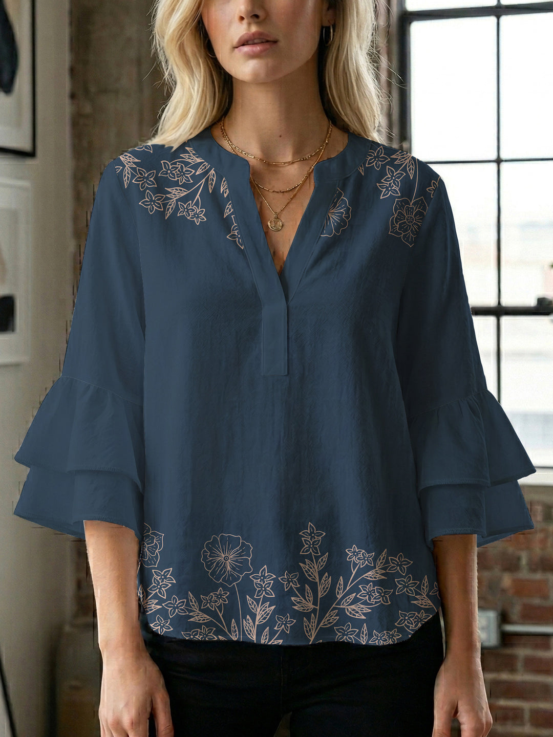 Damebluse med voluminøse rynkede ærmer og blomstertryk Skovae