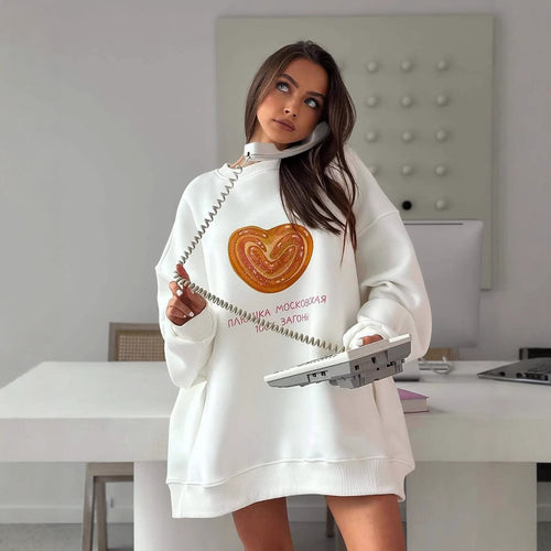Kvinders oversized sweatshirt med kreativ hjerte design og afslappet snit Stilla