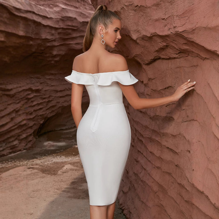 Damer Stribekjole med off-shoulder design og flæsedetalje Stilla