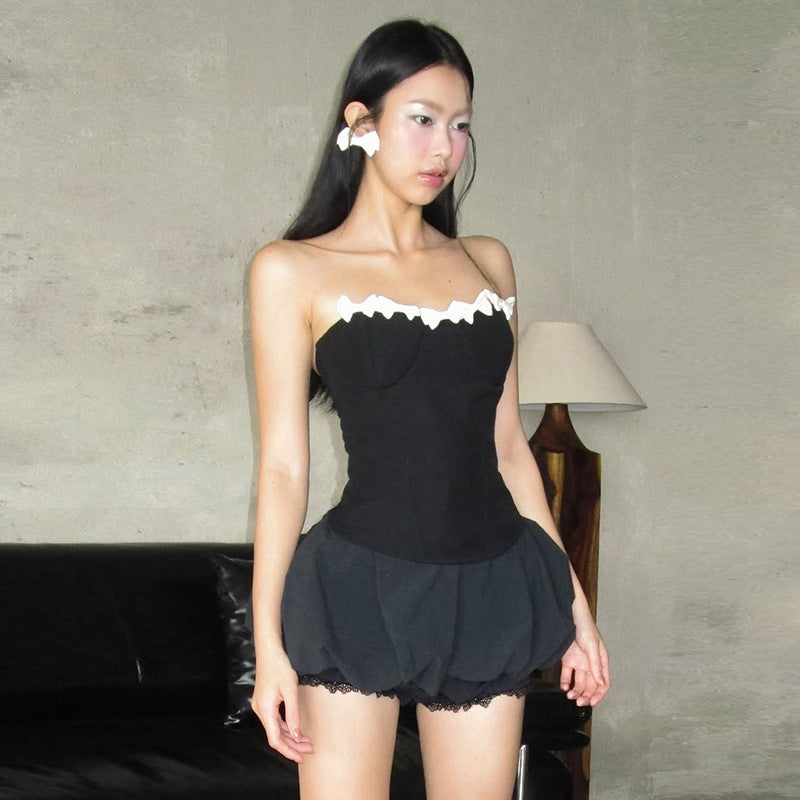 Dame Bustier-top med ruffles-detalje og voluminøs bund Stilla