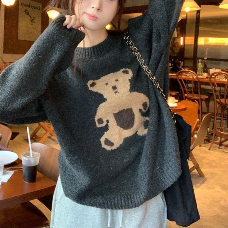 Kvindernes strikkede sweater med bjørnemotiv Stilla