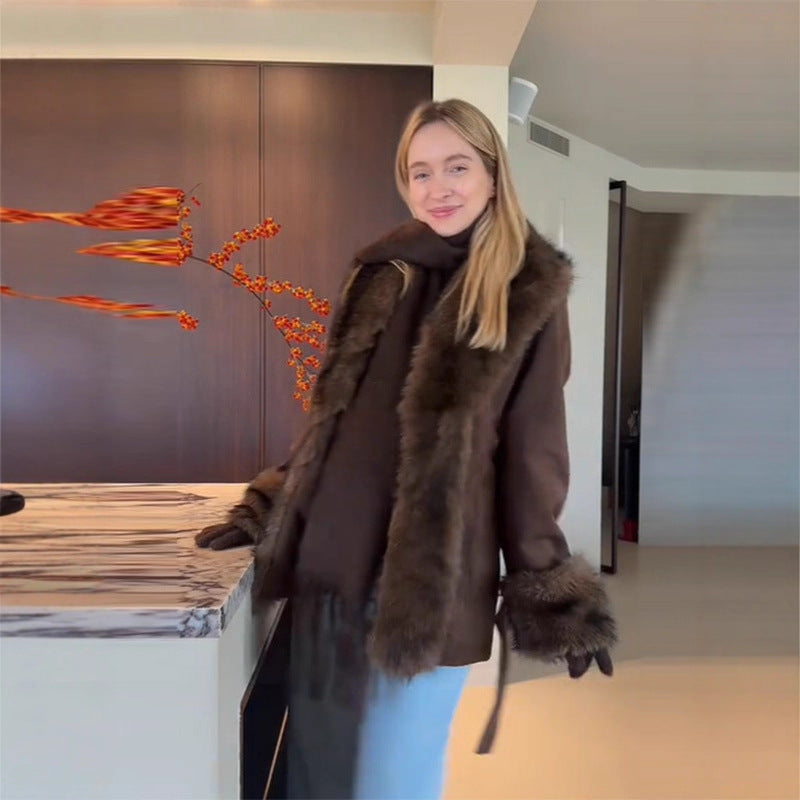 Kvinders luksuriøse faux fur frakke med taljebælte Stilla