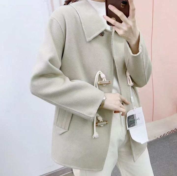 Dame overgangsjakke med klassiske bånd og afslappet snit Stilla