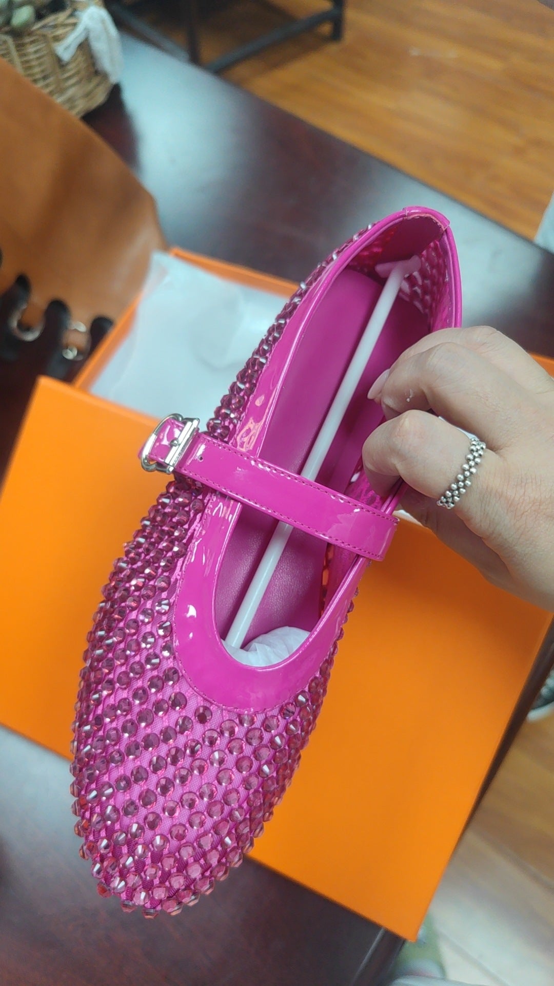 Femme Strass-besmykkede Mary Jane Flats Stilla