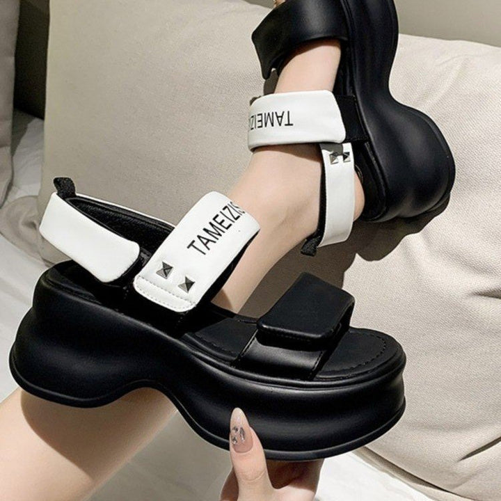 Dame mode sandaler med innovativ platform Stilla