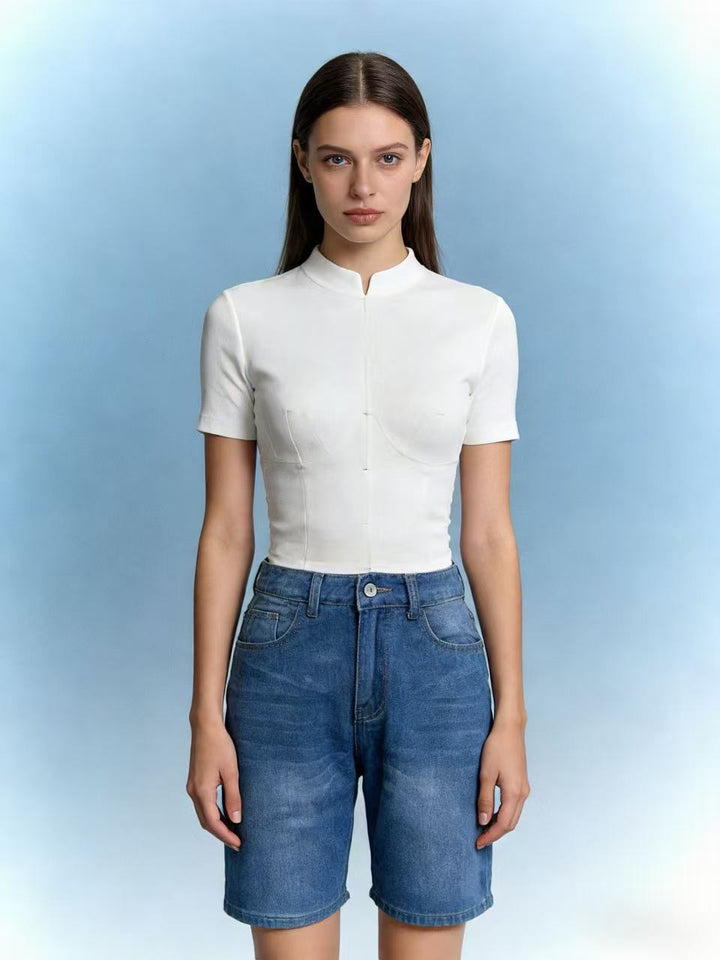 Dame figursyet cropped top med ståkrave og korte ærmer Skovae