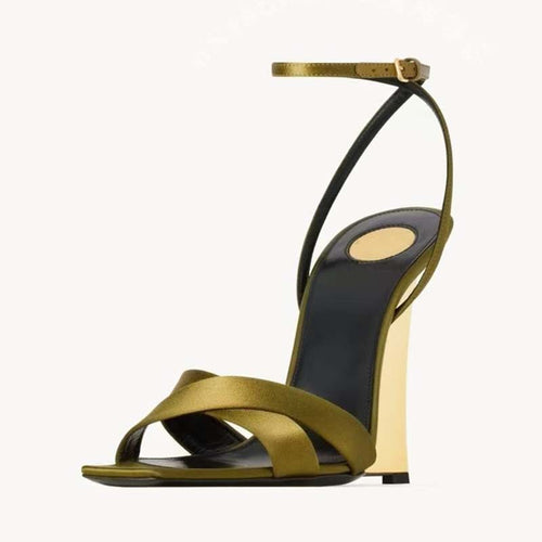 Femme High-Wedge Slide Sandaler med elegant ankelrem Stilla