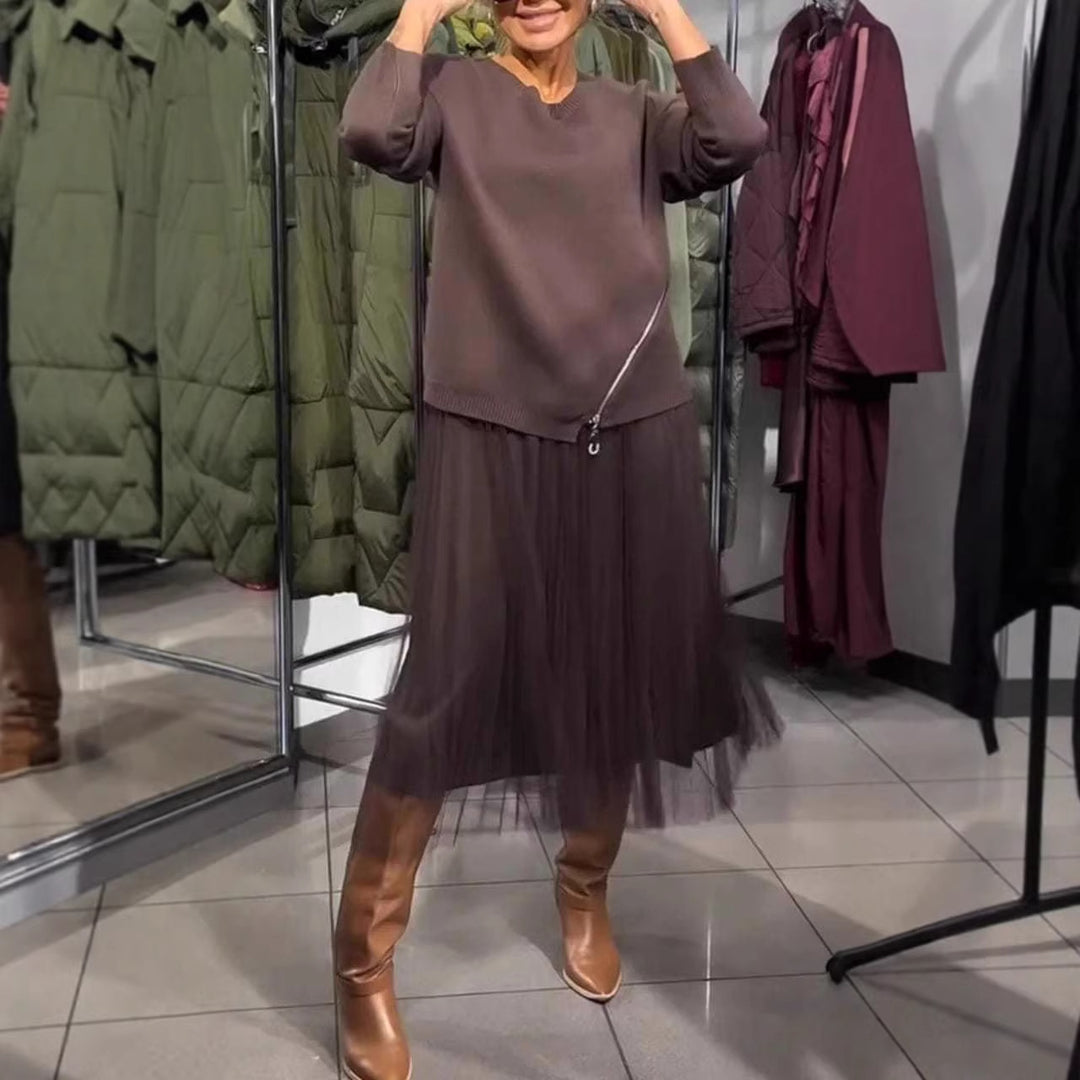 Kvinders trendy, asymmetrisk sweater med drapering Skovae