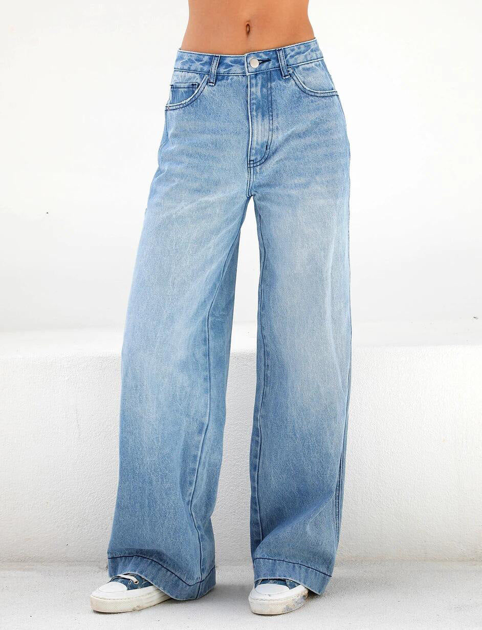 Dame bredde High-Waist Jeans med moderigtigt design og afslappet snit Stilla