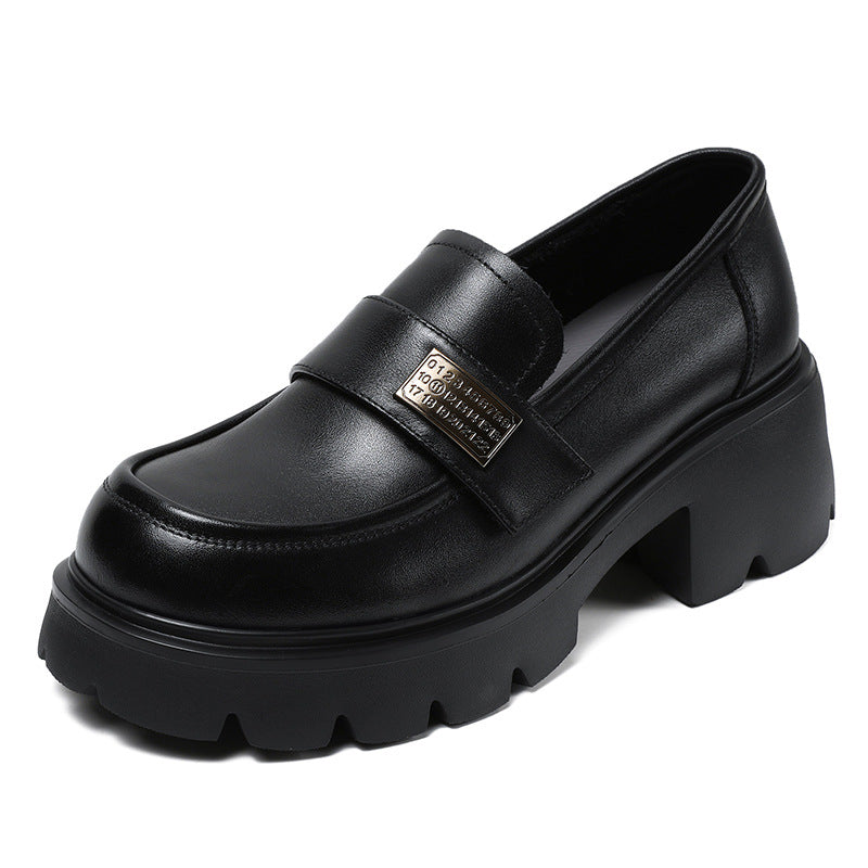 Dame Chunky Platform Slipper med slankt design Stilla