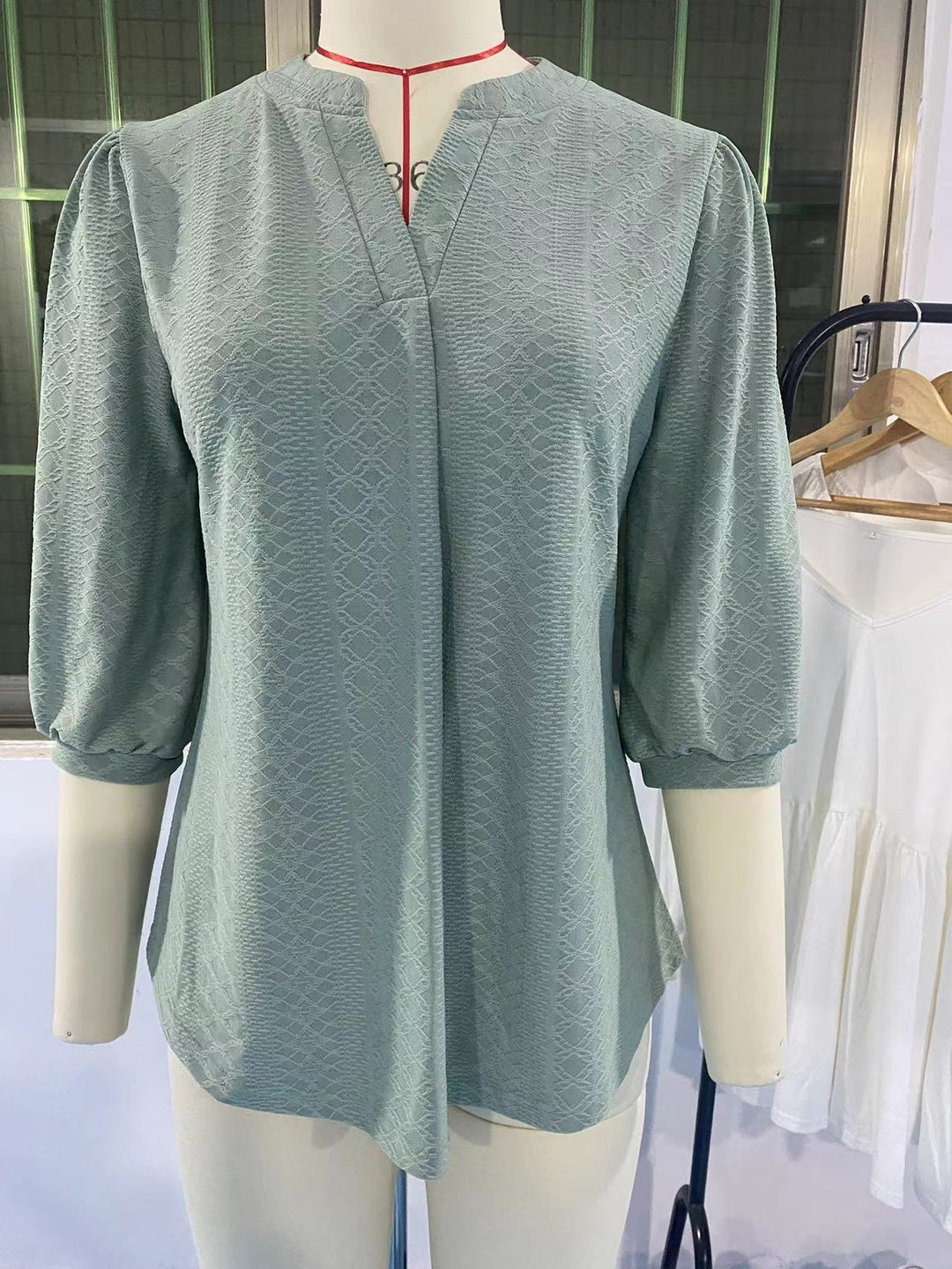Dame elegant bluse med elegante pufærmer Stilla