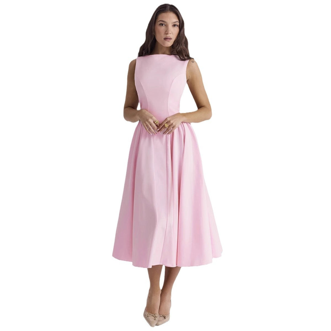 Kvinders elegante midi kjole med usædvanlig snit Stilla