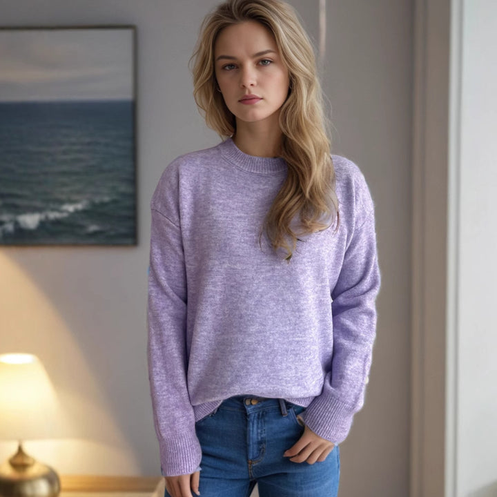 Kvindernes hyggelige strikkede sweater med moderne snit og afslappede detaljer Stilla