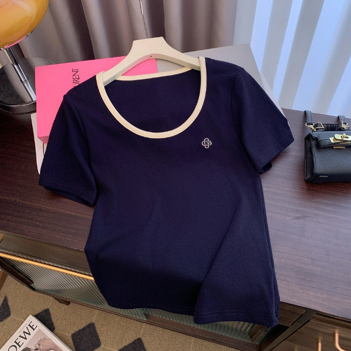 Femme Classic Crew Neck T-Shirt med kontrastdetalje Stilla