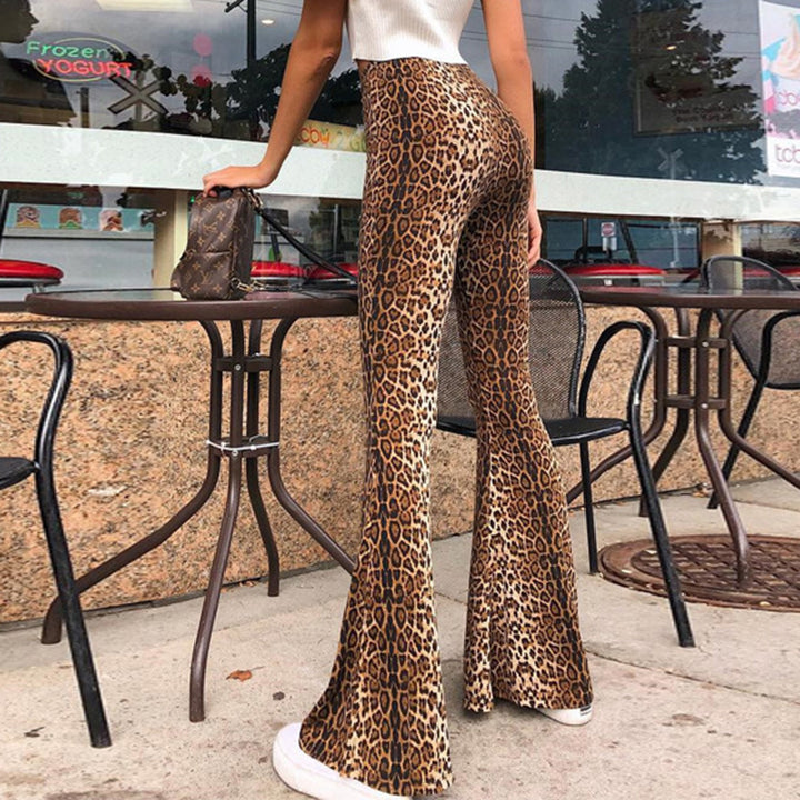 Kvinders flagrende bukser i trendy leopardmønster Stilla