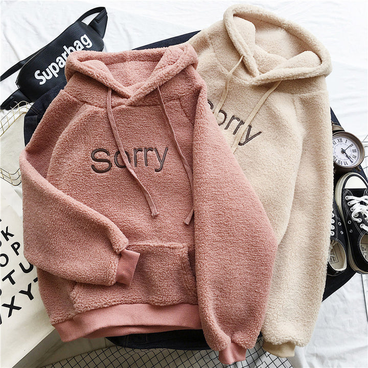 Dame Cozy Fleeceforet Hoodie med broderet detalje Stilla