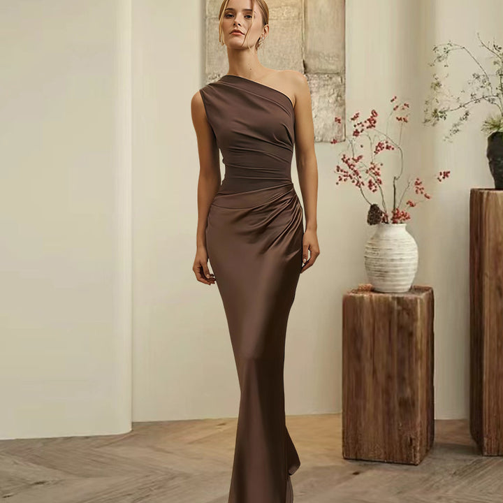 Damer Elegant Asymmetrisk Aftenkjole med Glitrende Satin Skovae