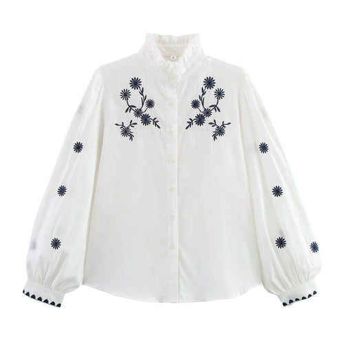 Damebluse med blomsterbroderi og høje pufærmer Stilla