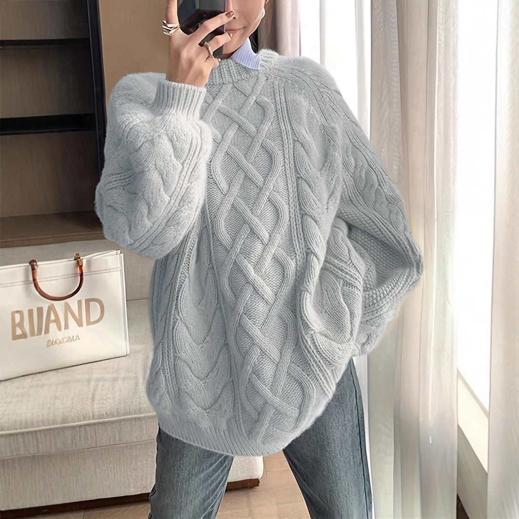 Dame strikpullover med moderne fletmønster og oversized snit Stilla