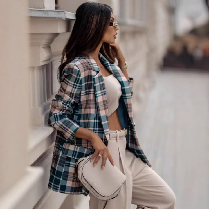 Dame Ruteret Blazer med figursyet snit og elegant revers Stilla