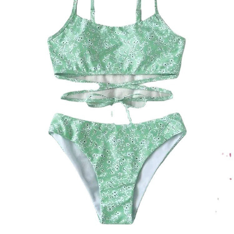 Dame bikini-sæt med forførende snit og smart krydsbånd-detalje Stilla