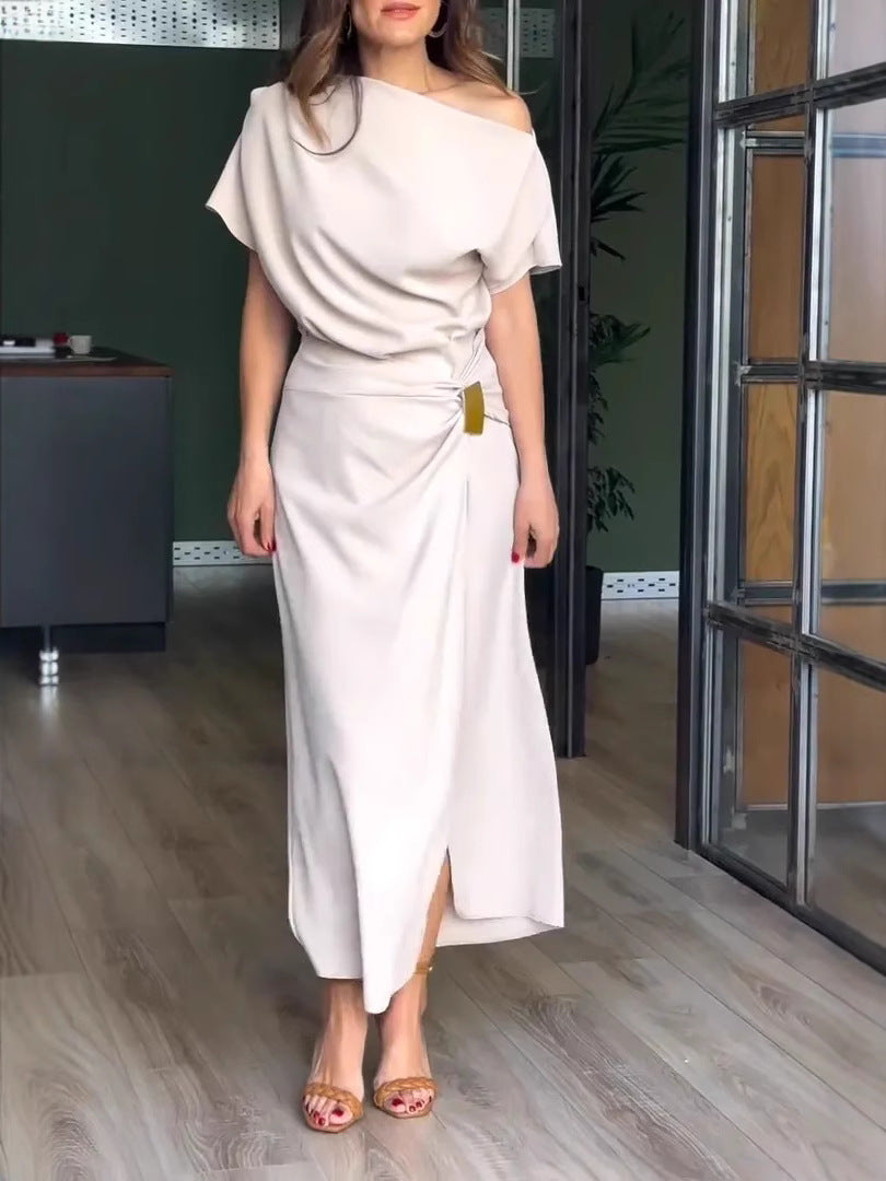 Dame Maxikjole med asymmetrisk udskæring og elegant drapering Stilla