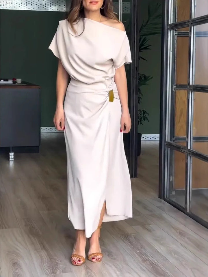 Dame Maxikjole med asymmetrisk udskæring og elegant drapering Stilla