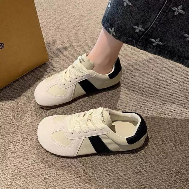 Dame Sneakers i sporty retro-stil med åndbare materialer og skridsikker sål Stilla