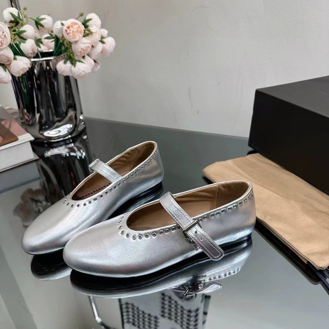 Femme Elegante Strap Ballerinas med strassdetaljer Stilla