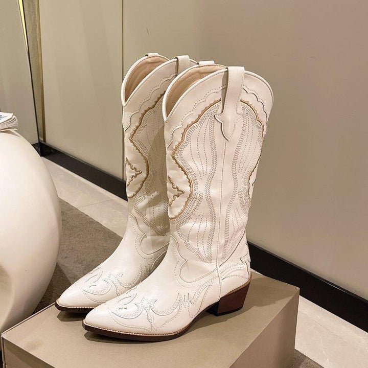 Dame cowboystøvler med kunstneriske broderier og stilistisk hæl Stilla