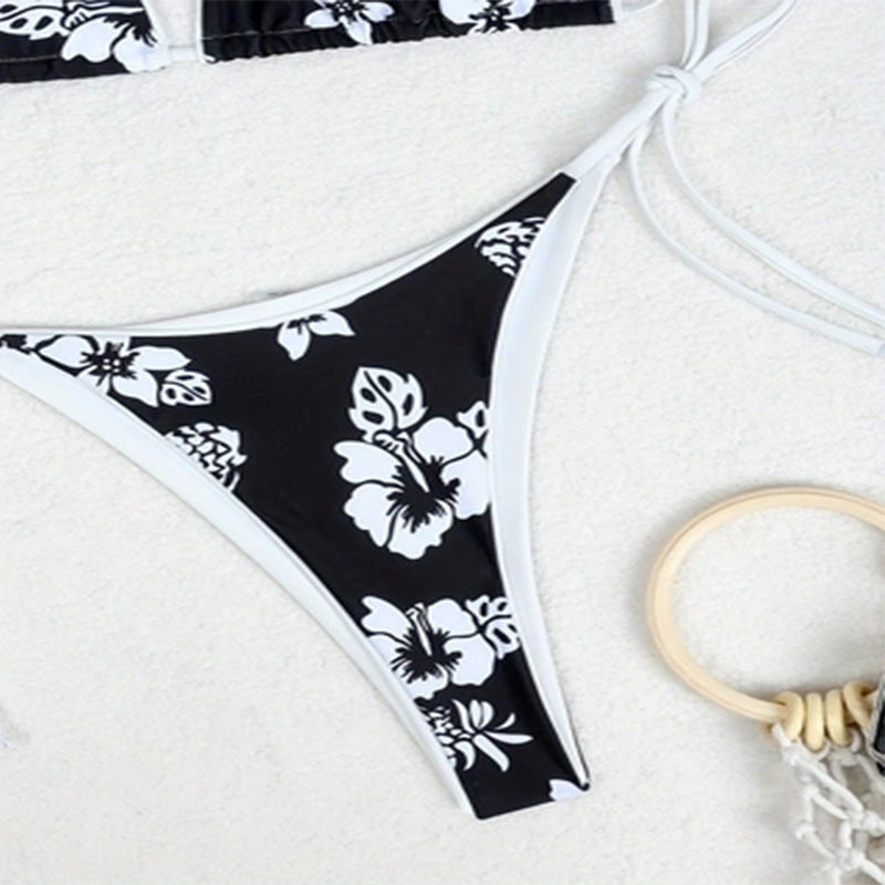 Dame bikini sæt med justerbare stropper og blomsteragtige accenter Stilla