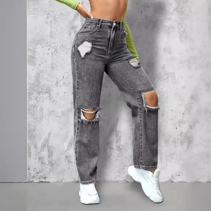 Damejeans i afslappet baggy-snit med iøjnefaldende revnedetaljer og frynset kant Stilla
