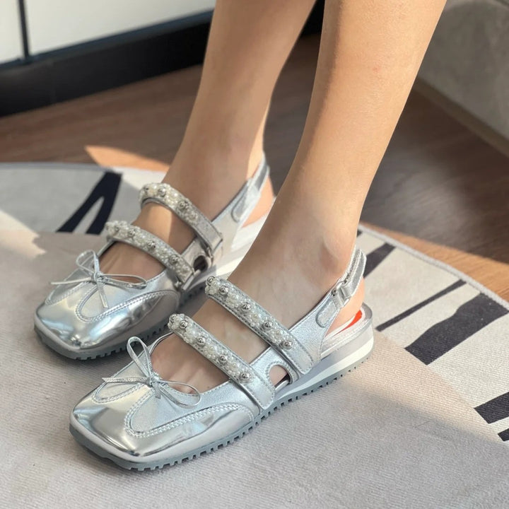 Dame elegante ballerinas med kvadratisk tåform og perleudsmykninger Stilla