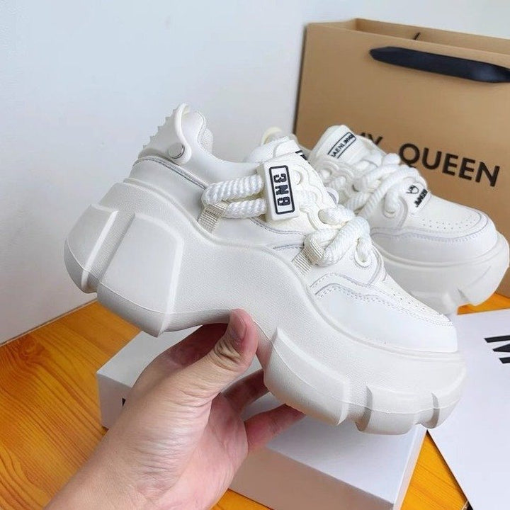 Dame Chunky Sneakers med stabil sål og moderigtigt overmateriale Stilla