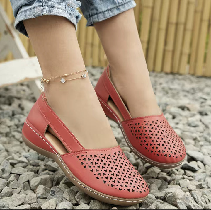 Dame Elegante og åndbare Ballerinas med kunstnerisk perforeringsdesign Stilla