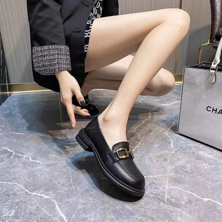 Damer elegante Loafers med mode spænde dekoration og stabil sål Stilla