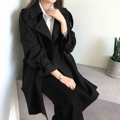 Dame mode trenchcoat med tekstureret design Stilla