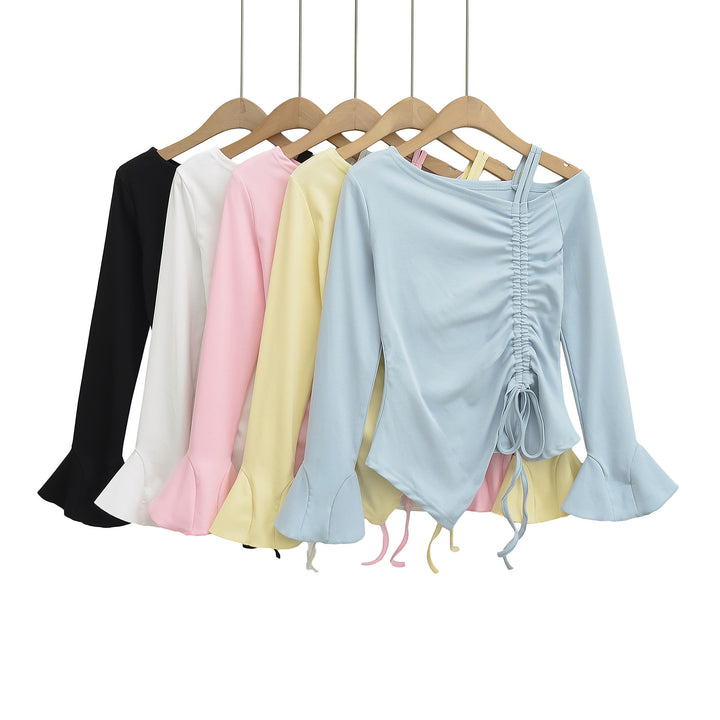 Dame asymmetrisk langærmet overtøj med elegant draperet design og fashionable ruffle detaljer Stilla