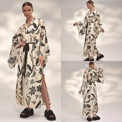 Dame luksuriøs kimono med blomster motiv og vid snit Stilla