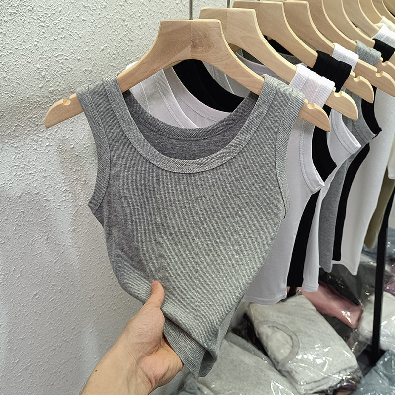 Femme Ripp bomulds tanktop med klassisk rund halsudskæring Stilla