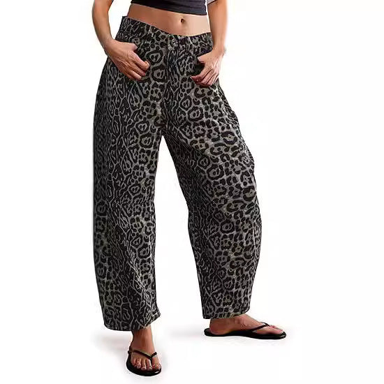 Dame brede jeans med iøjnefaldende leopardmønster og høj talje Stilla