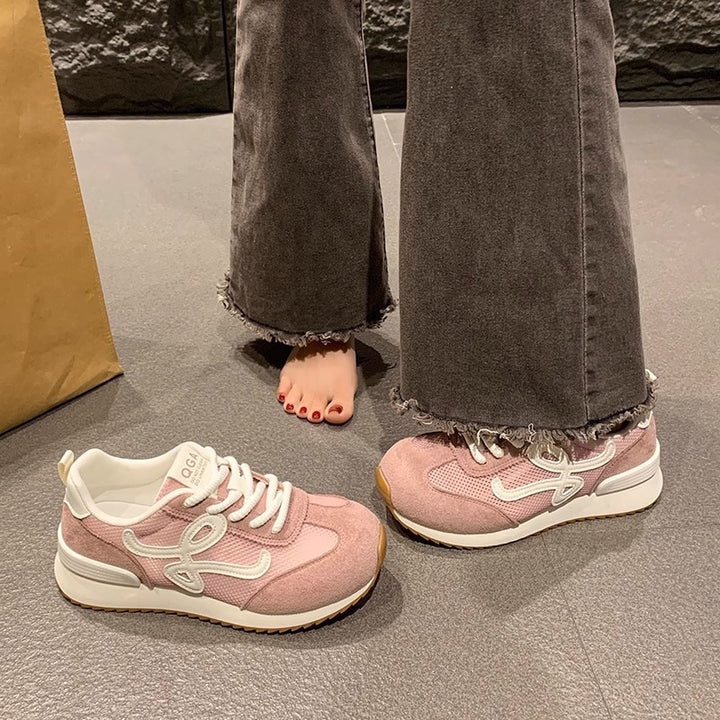 Dame Sneakers med åndbar mesh-overflade og moderne design Stilla