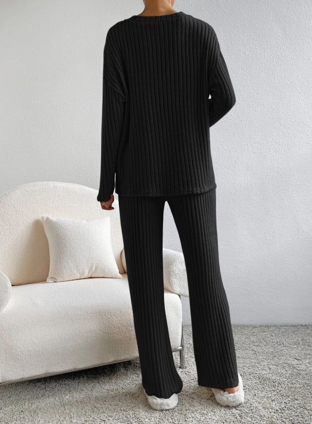 Dame loungewear-sæt med moderne V-hals og afslappet pasform Stilla