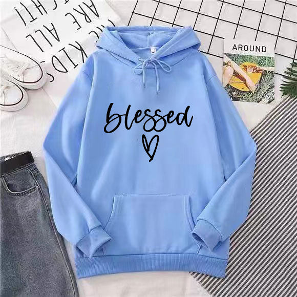 Kvindernes komfortable hoodie med inspirerende print Skovae