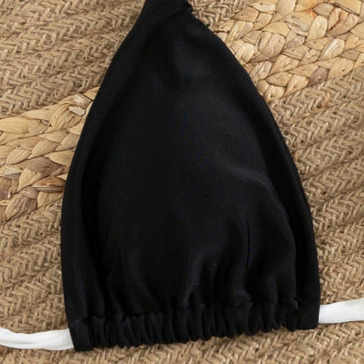 Dame triangel-bikini med justerbare stropper og feminint bindedetalje Skovae