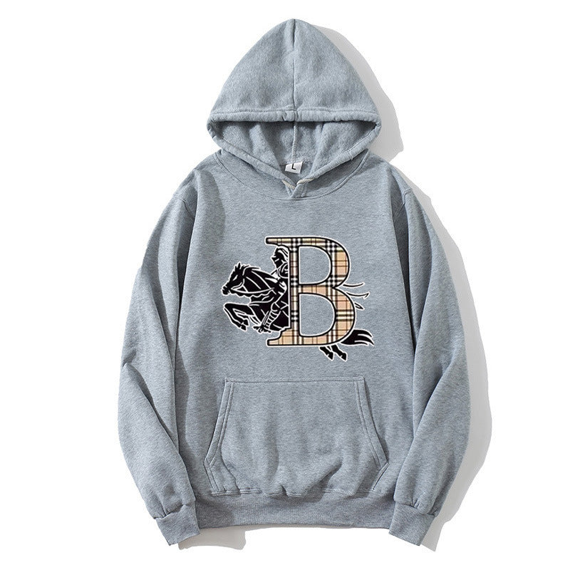 Dame hoodie med et stilfuldt hestemotiv og luksuriøs skrifttype Skovae
