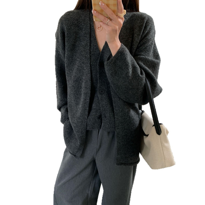 Dame Fashionable Cardigan med Elegant V-Hals og Knaplukning Stilla