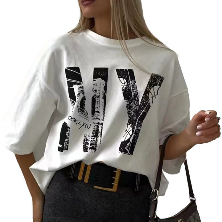 Damer casual T-shirt med trendy Brooklyn-print og oversized snit Stilla