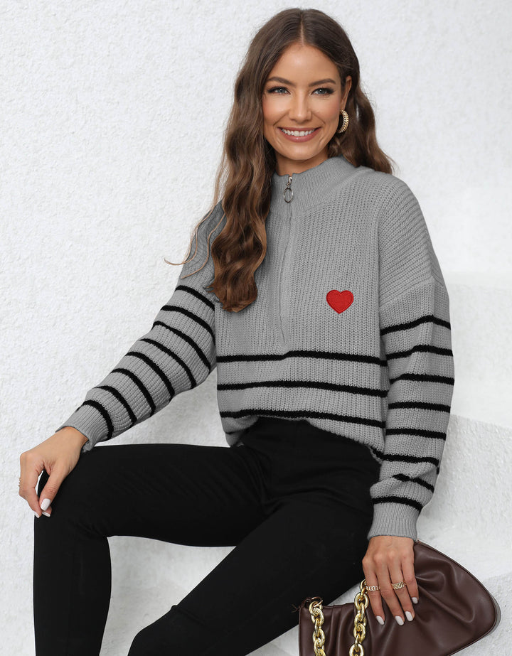 Dame sweatshirt med halv lynlås og hjertemotiv i stribemønster Stilla